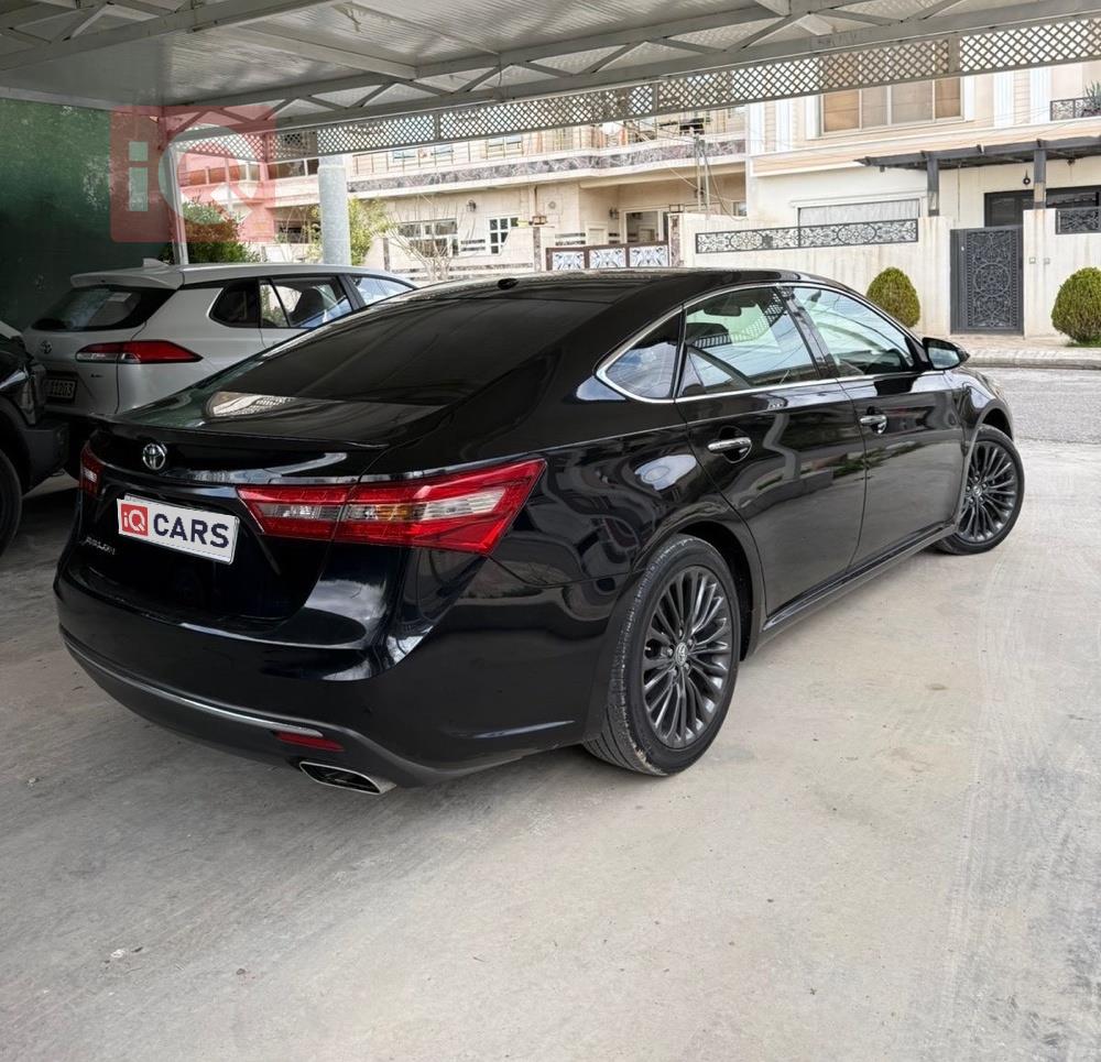 تويوتا أفالون